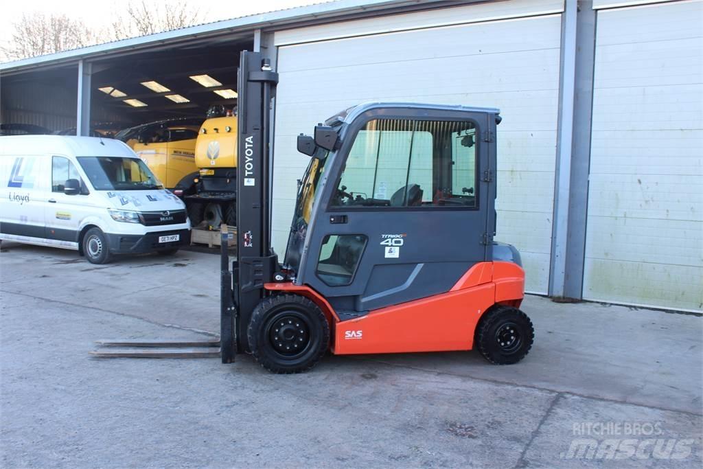 Toyota 4T Forklift Construction - Others