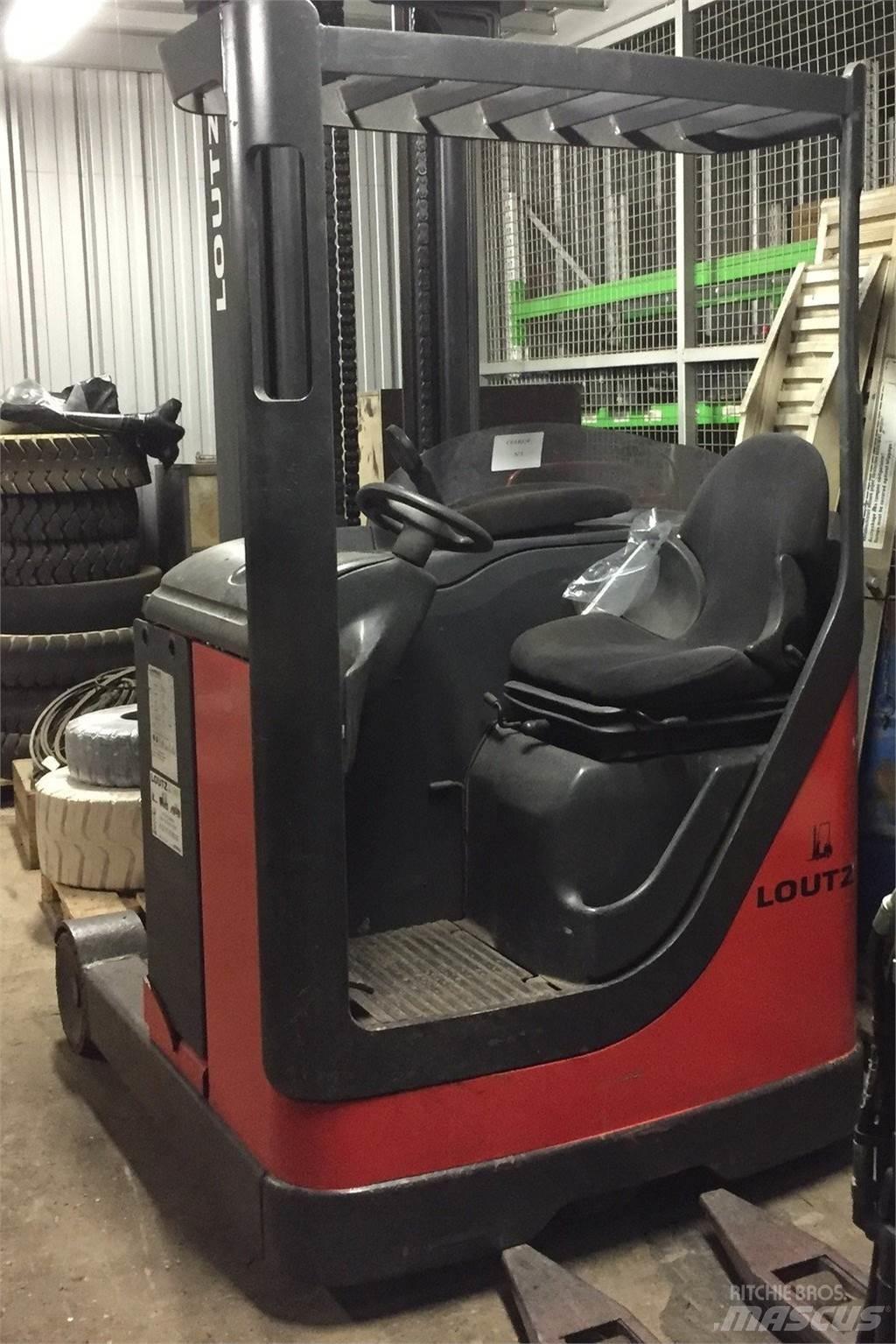 Fenwick R14 A Reach trucks