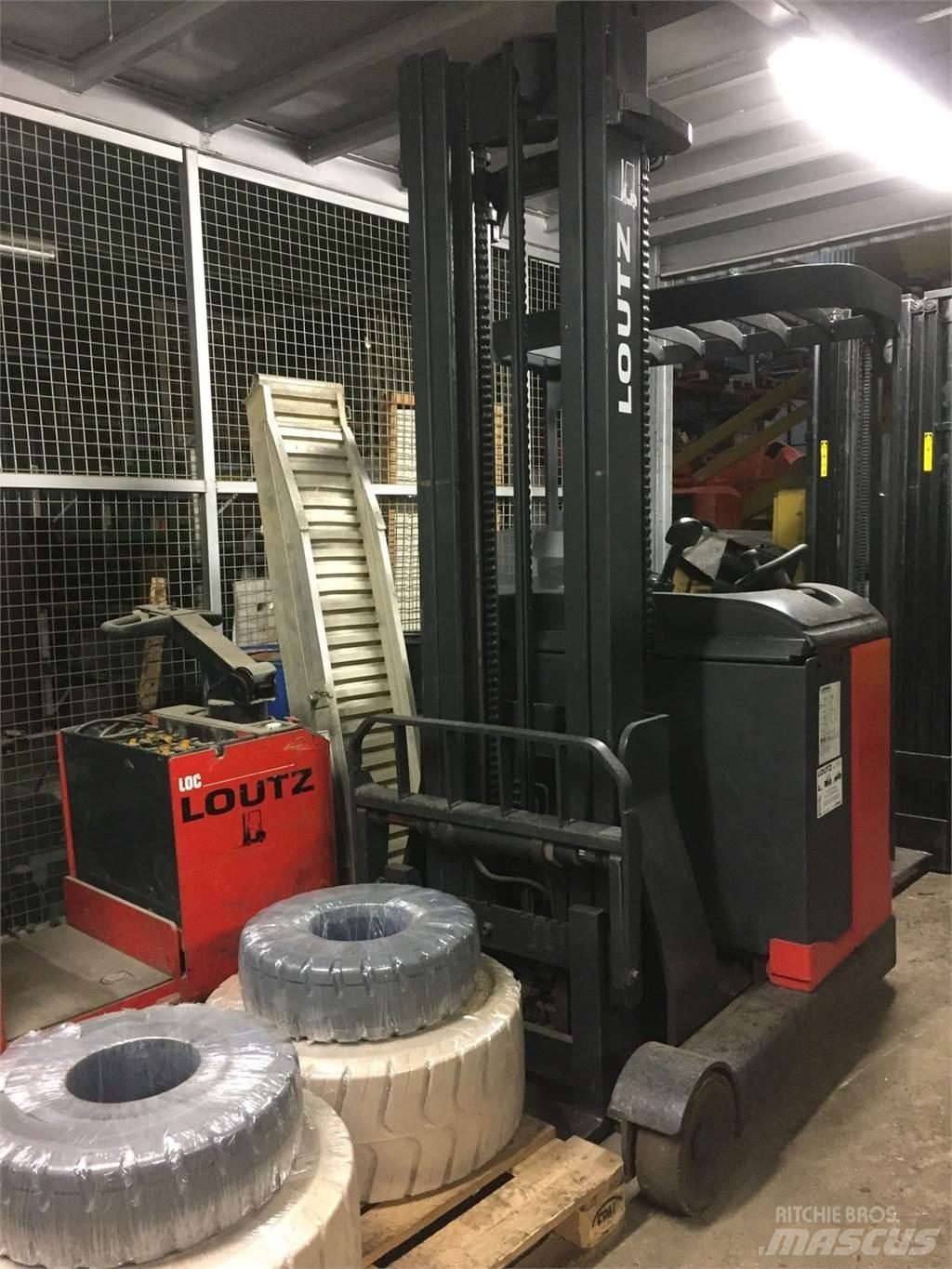 Fenwick R14 A Reach trucks