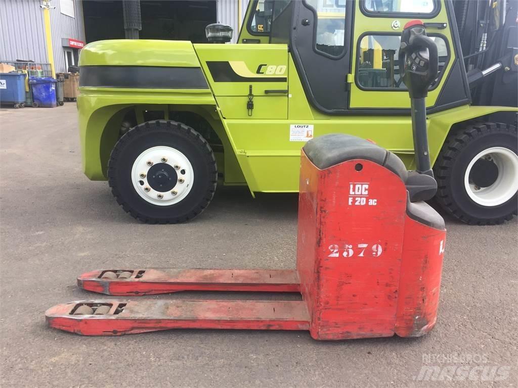 LOC E20 Pedestrian stacker