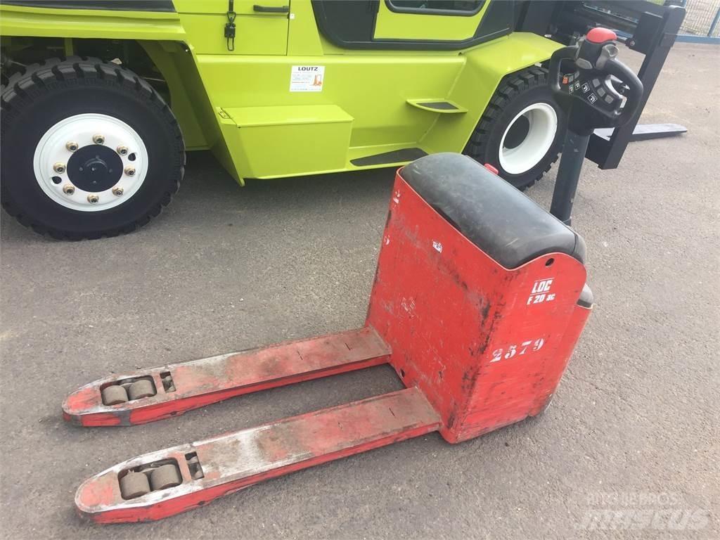 LOC E20 Pedestrian stacker