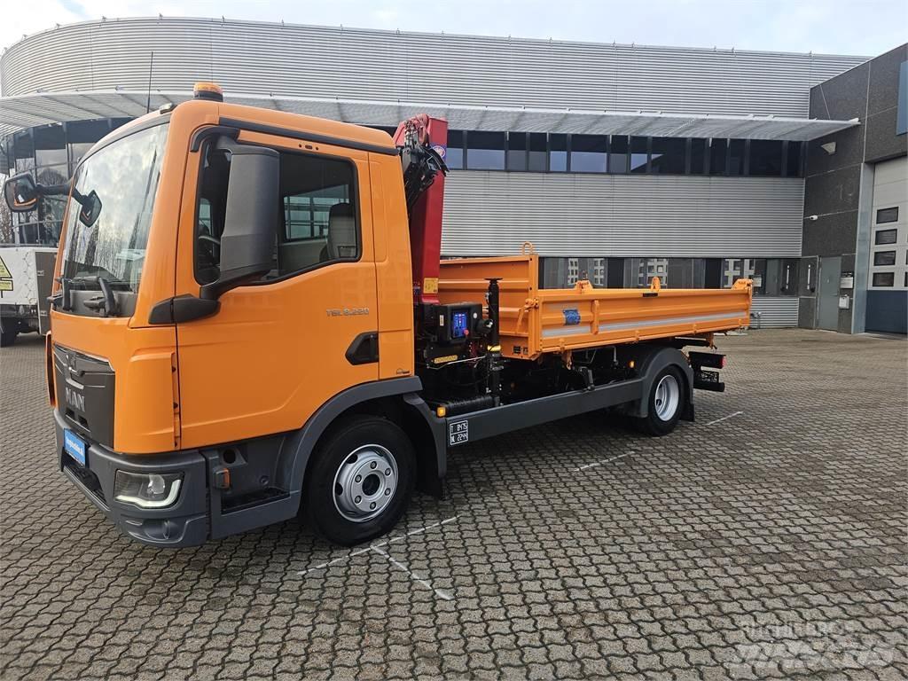 MAN TGL 8.220 Crane trucks