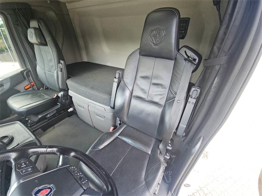 Scania S500 6x2 Tractor Units