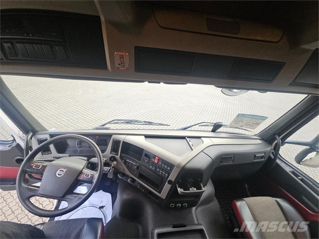 Volvo FM450 Tractor Units