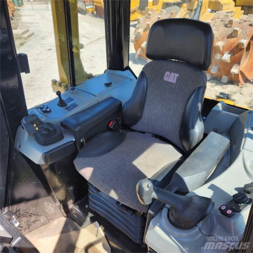 CAT D6N LGP Crawler dozers