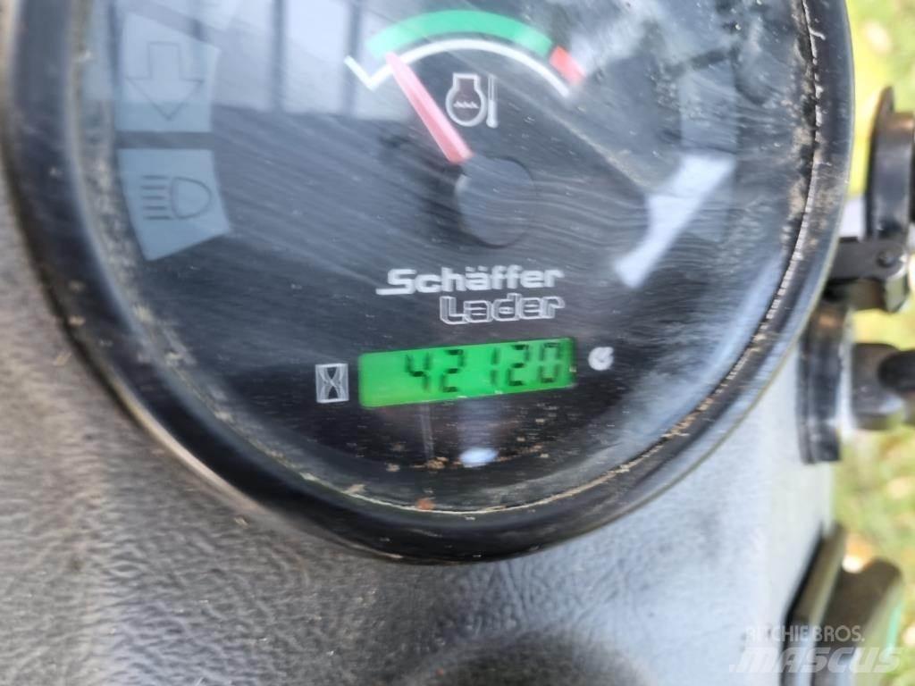 Schäffer 2028 Mini loaders