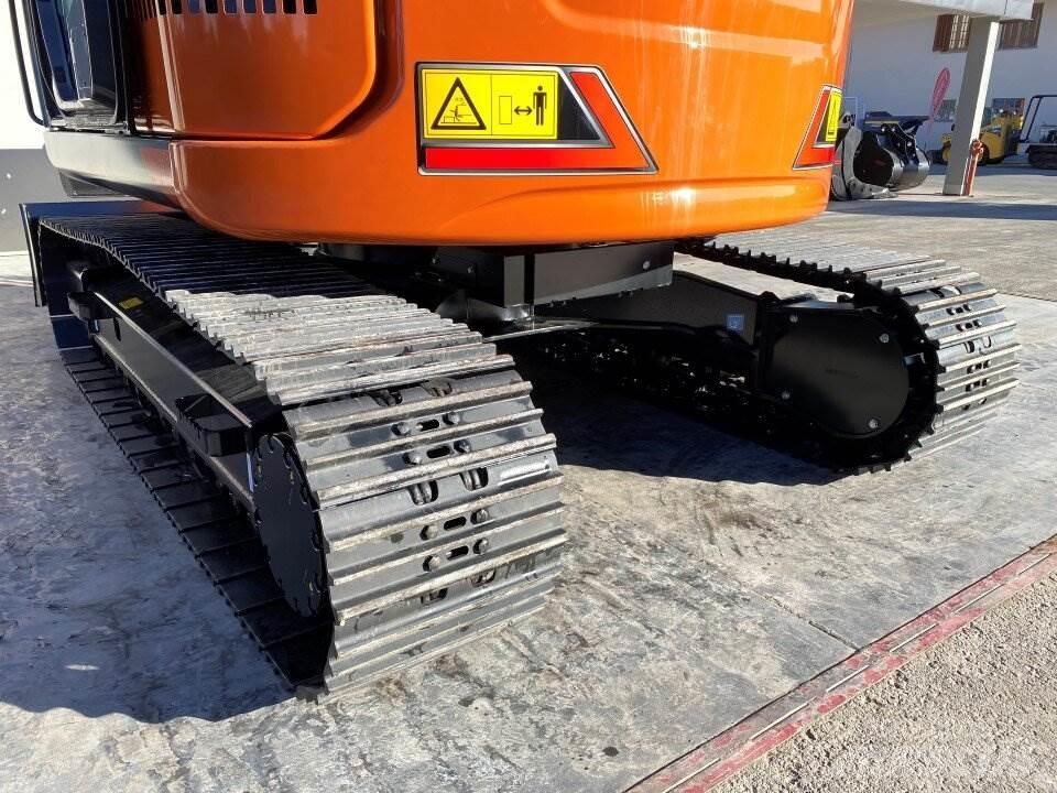 Hitachi ZX135US-7 Midi excavators  7t - 12t