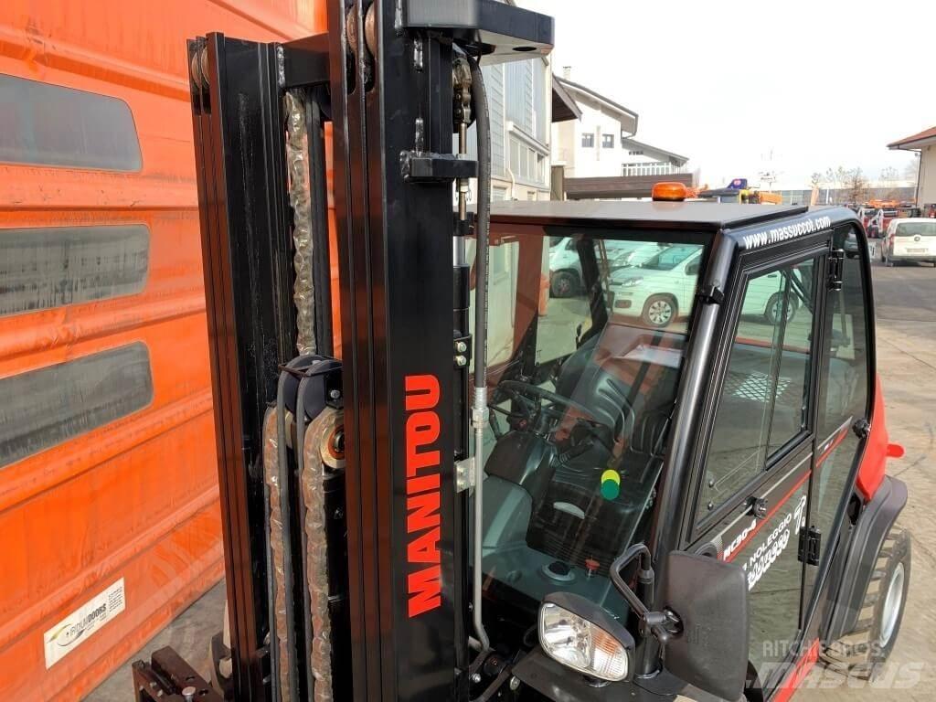 Manitou MC30-4 DK 4X4 Rough terrain trucks
