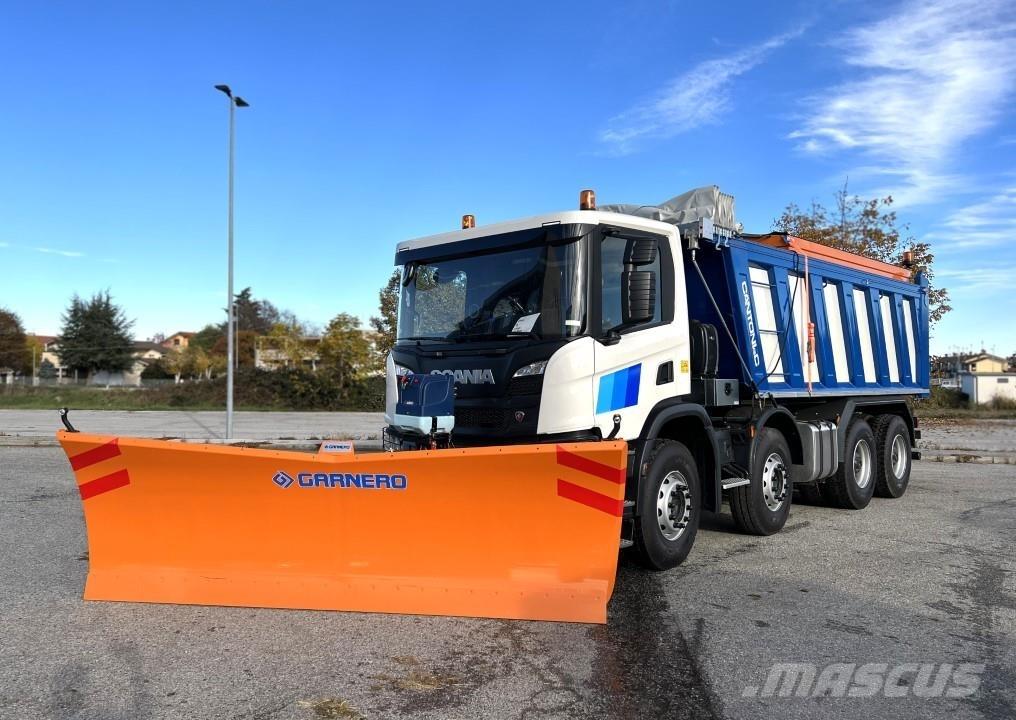 Scania P500 XT 8X4 Snow blades and plows