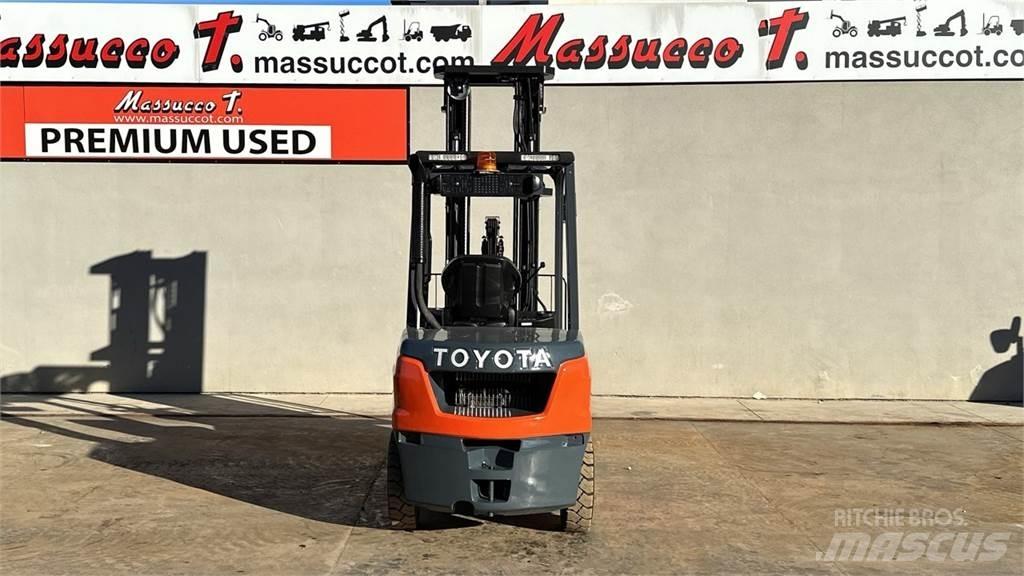 Toyota 52-8FDF30 Diesel trucks