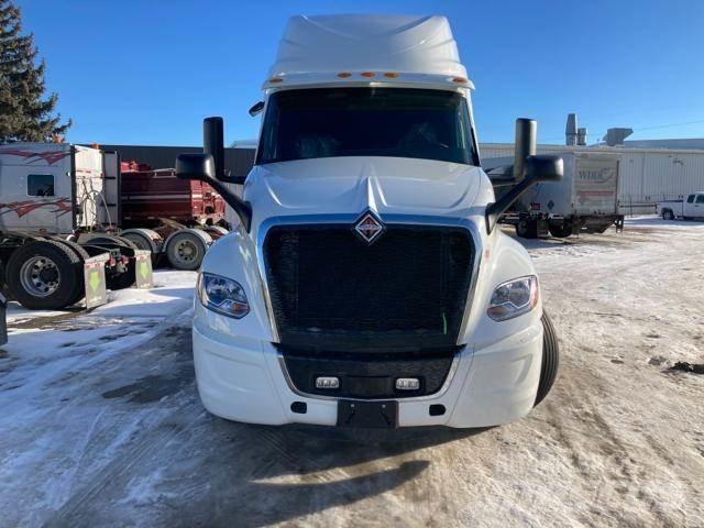 International LT Tractor Units