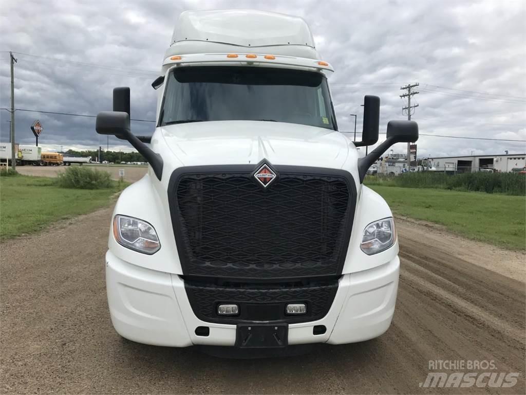 International LT Tractor Units