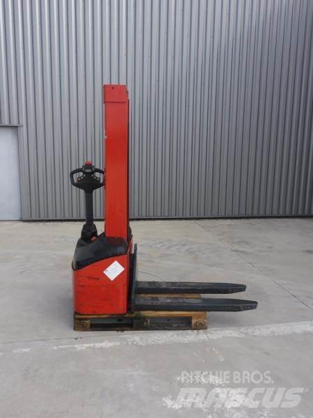 Stacky 10D28 Pedestrian stacker