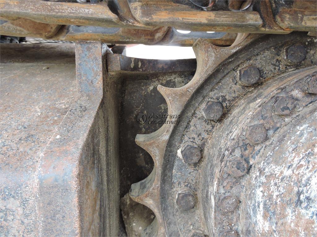 Hitachi ZX225 Crawler excavators