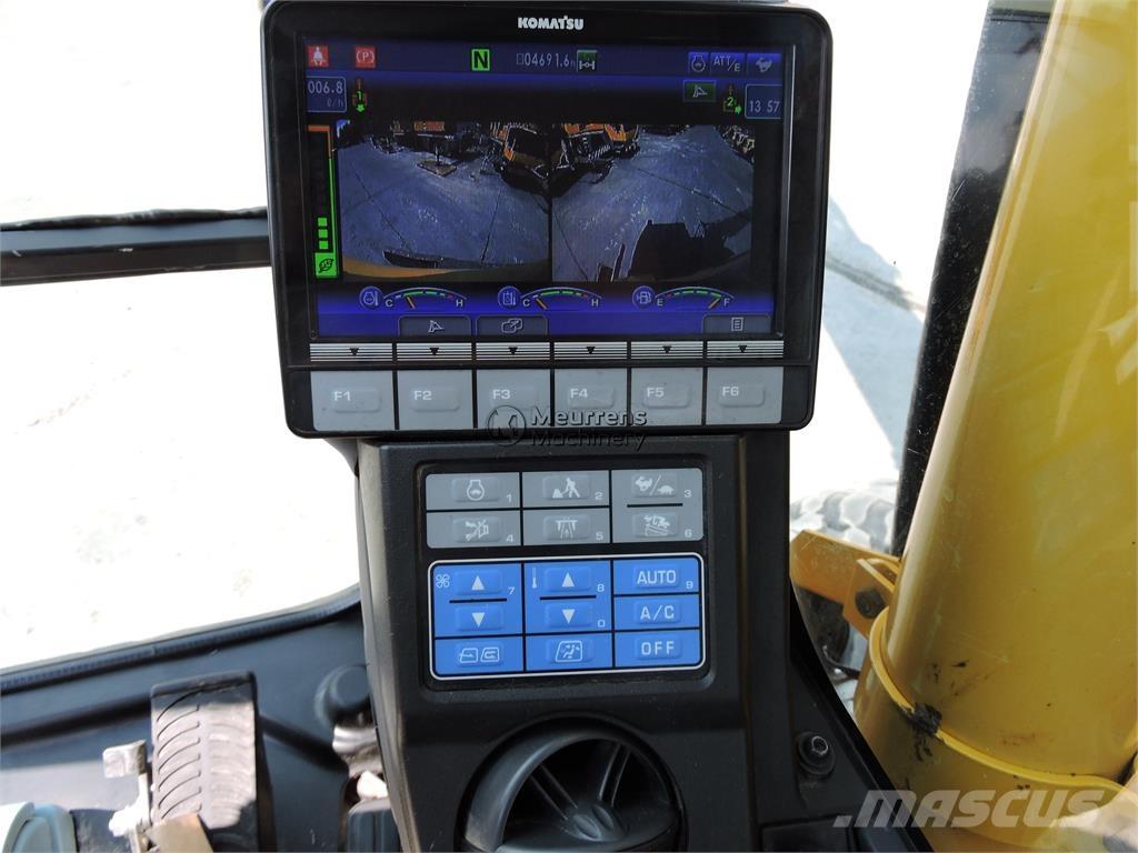 Komatsu PW148 Wheeled excavators