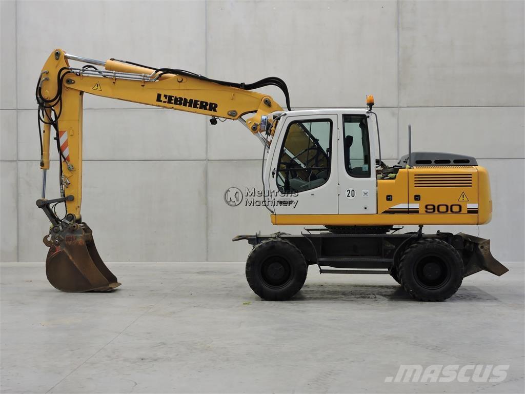 Liebherr A900C Wheeled excavators