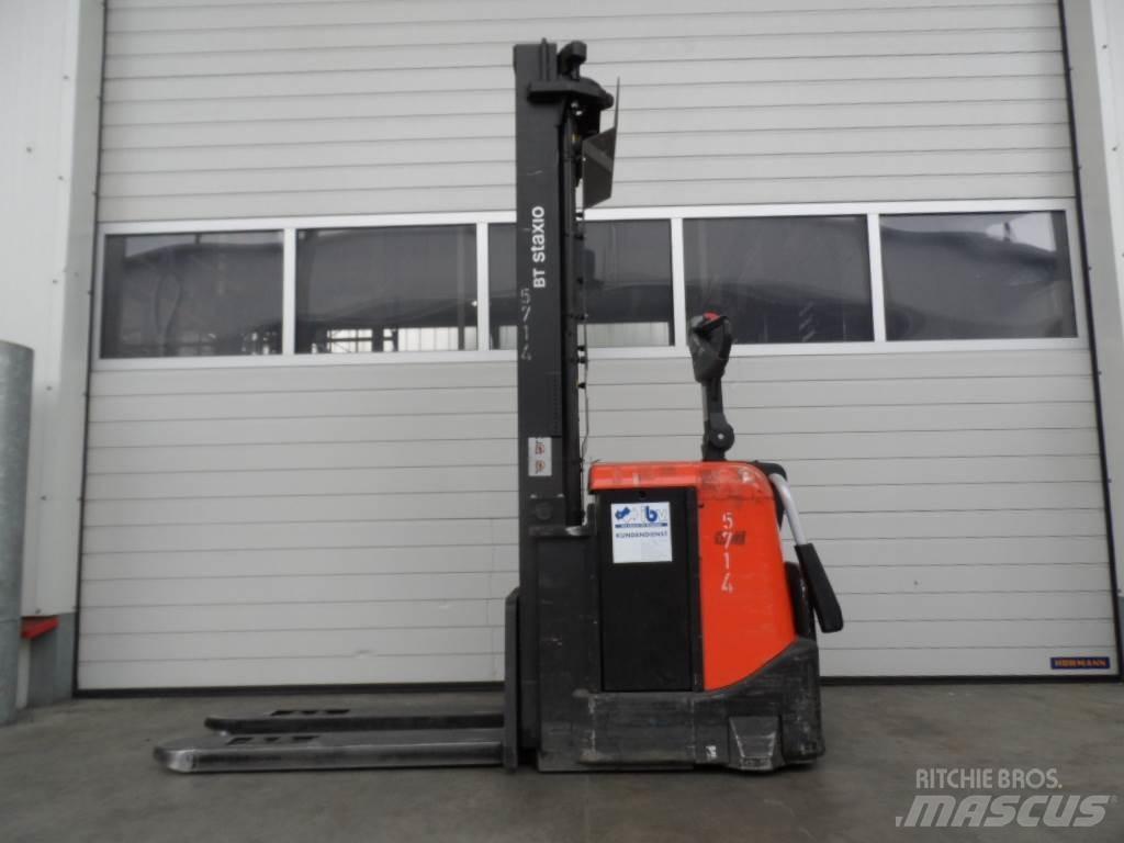 BT SPE160 Pedestrian stacker