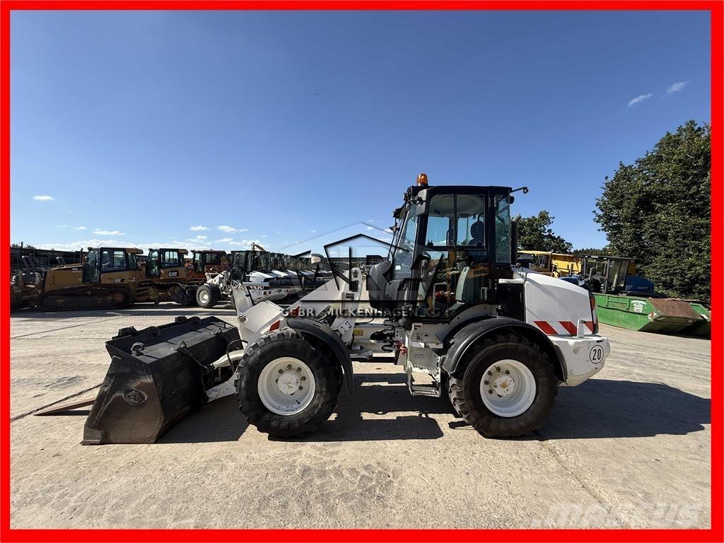 CAT 908M Wheel loaders