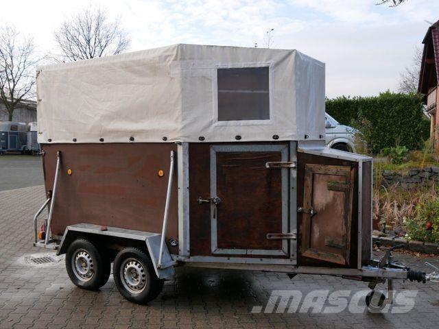  2 Pferde Animal transport trailers