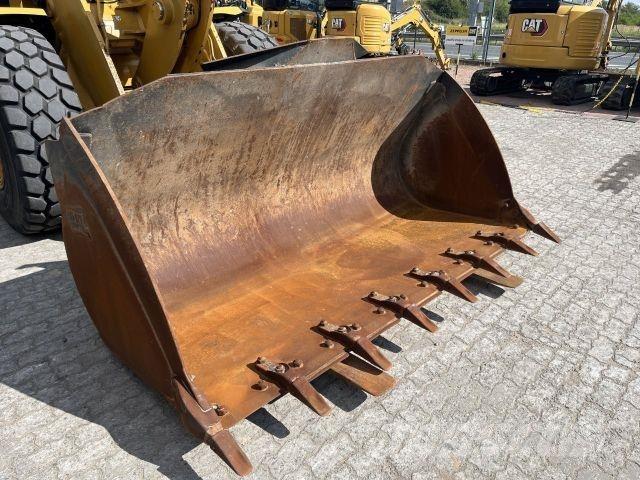 CAT 938M Construction - Others