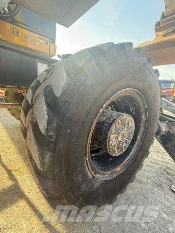 CAT M320 F Wheeled excavators