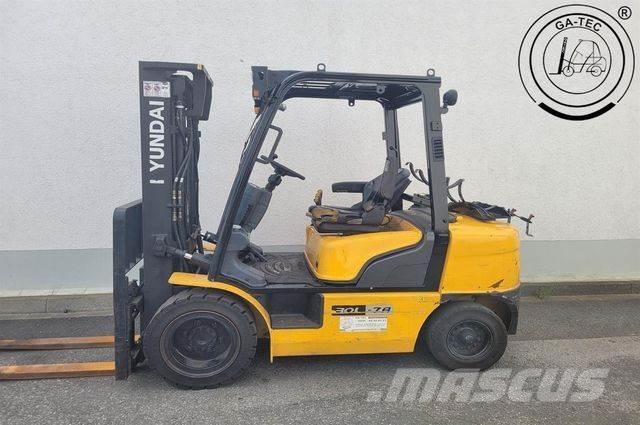 Hyundai 30L-7A LPG trucks