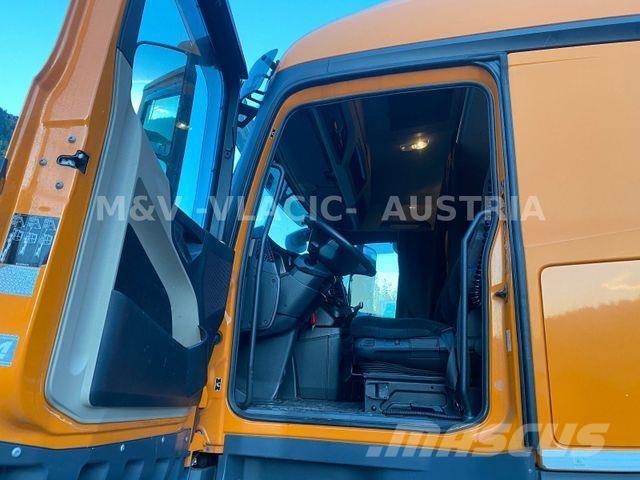 Mercedes-Benz 2542 Chassis Cab trucks