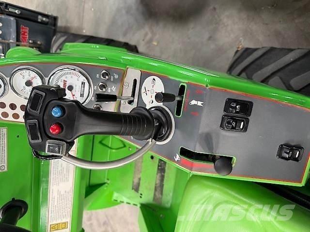 Avant 528 Skid steer loaders