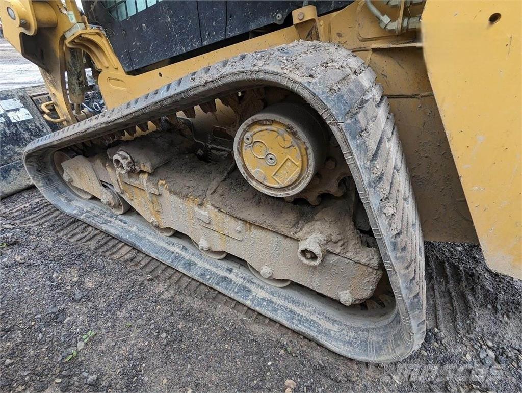 CAT 239D3 Skid steer loaders