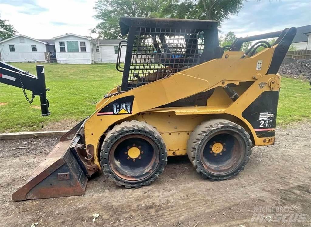 CAT 242 Skid steer loaders