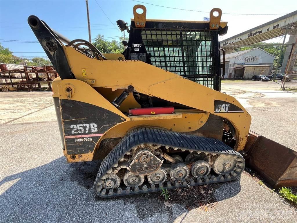 CAT 257B Skid steer loaders