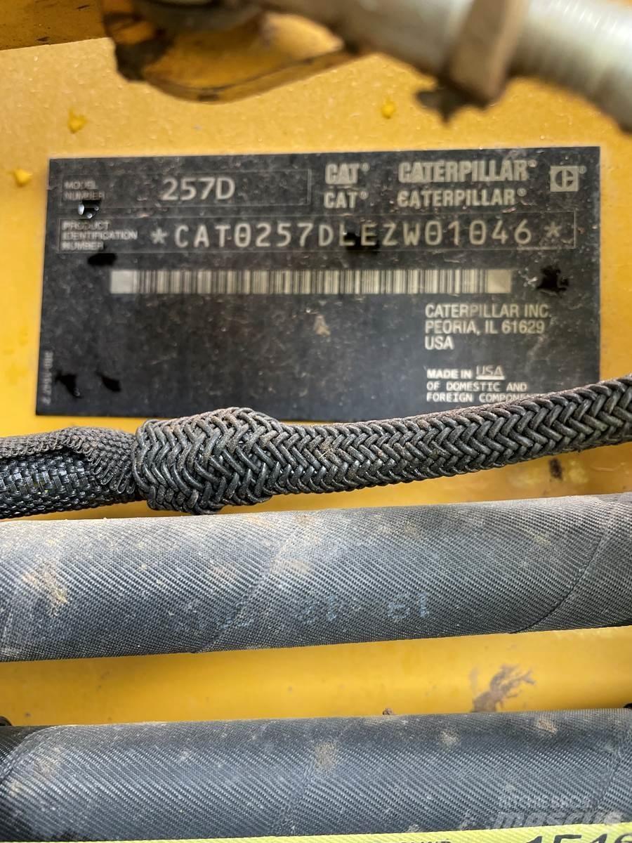 CAT 257D Skid steer loaders