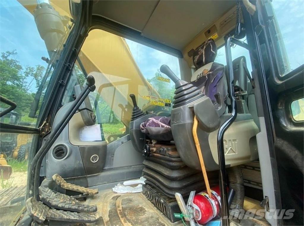 CAT 330DL Crawler excavators