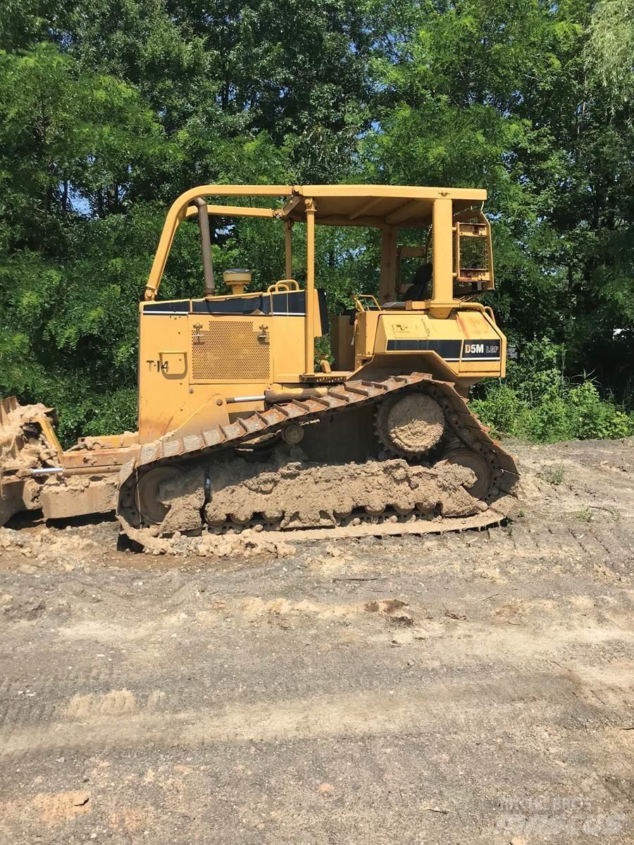 CAT D5M Crawler dozers