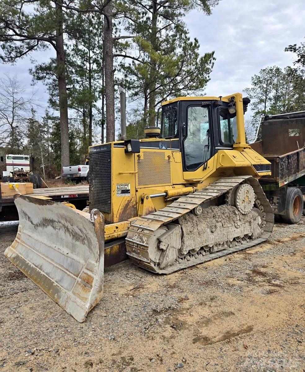 CAT D6M XL Crawler dozers