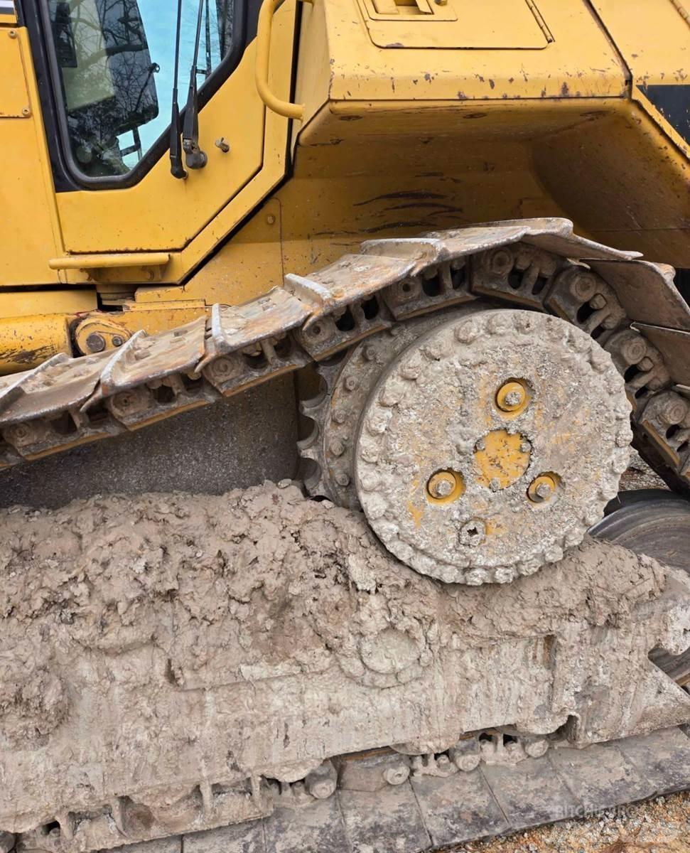 CAT D6M XL Crawler dozers