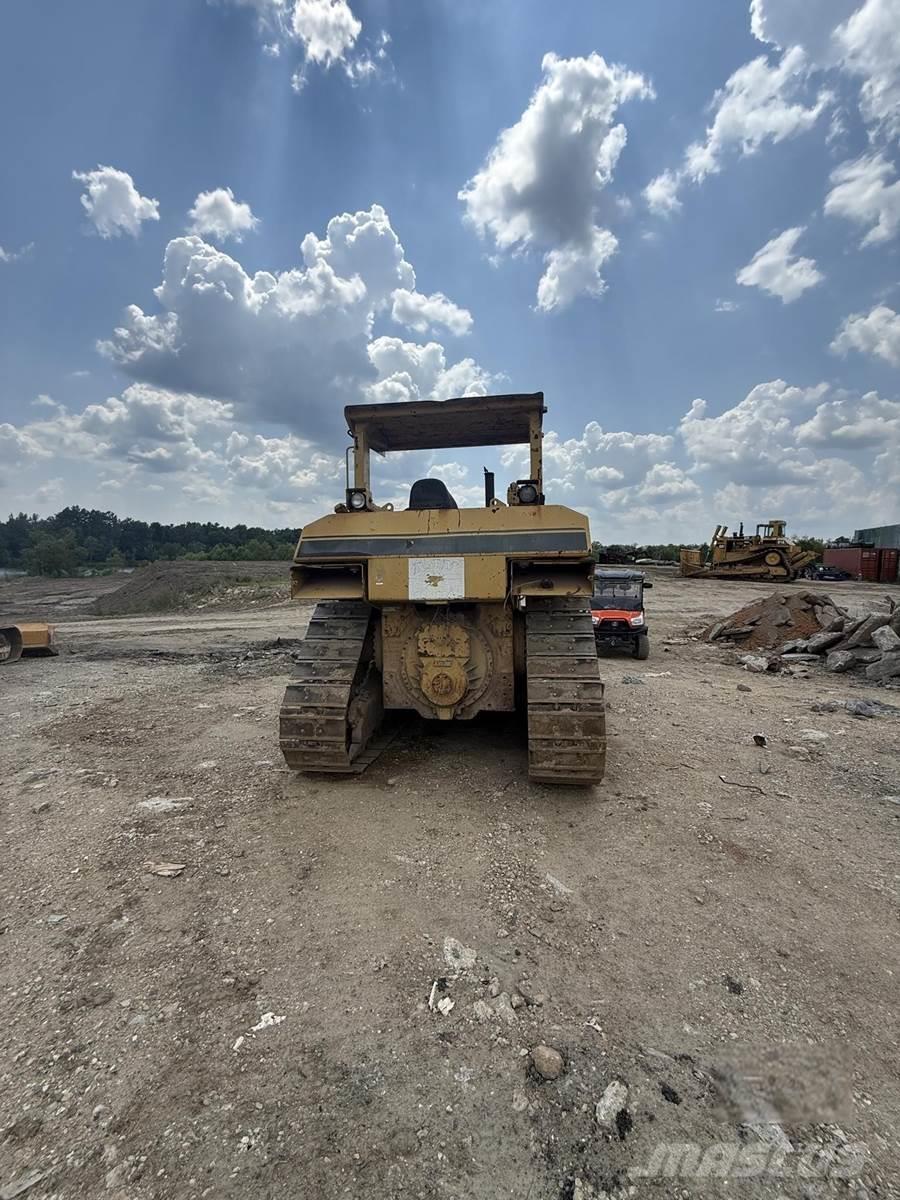 CAT D7H Crawler dozers