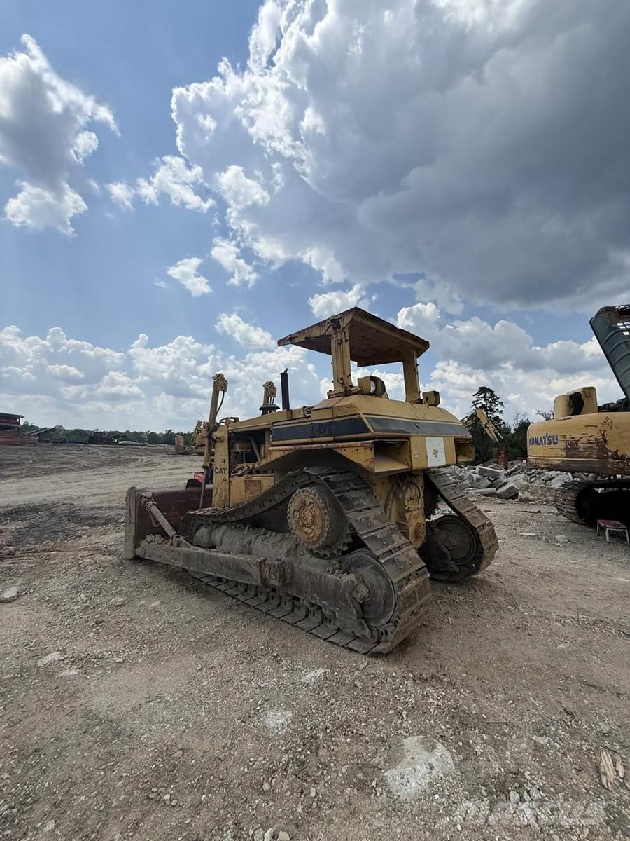 CAT D7H Crawler dozers