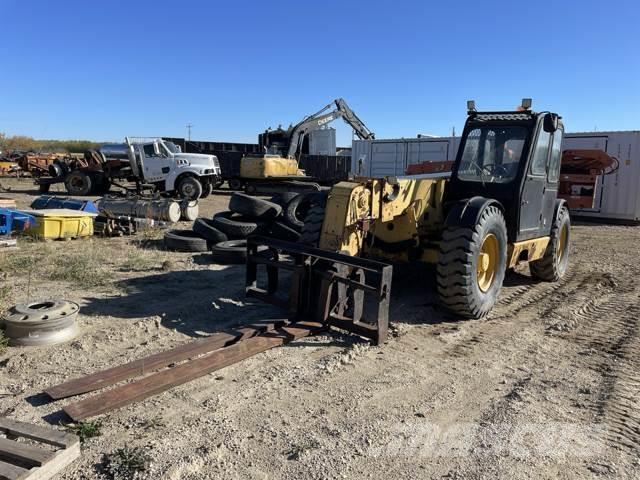 CAT TH83 Telescopic handlers