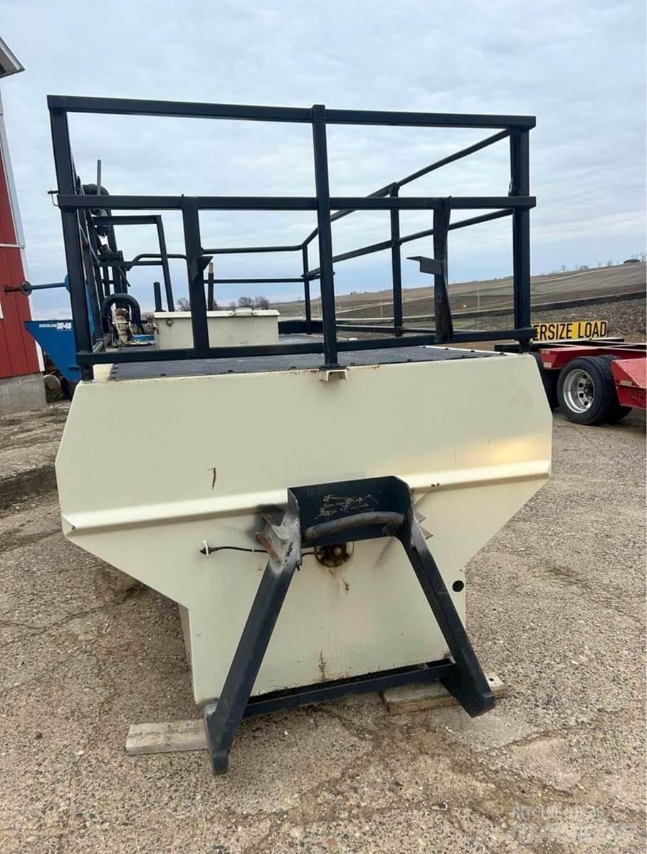 Finn T120 Receiving hoppers, blowers and elevators