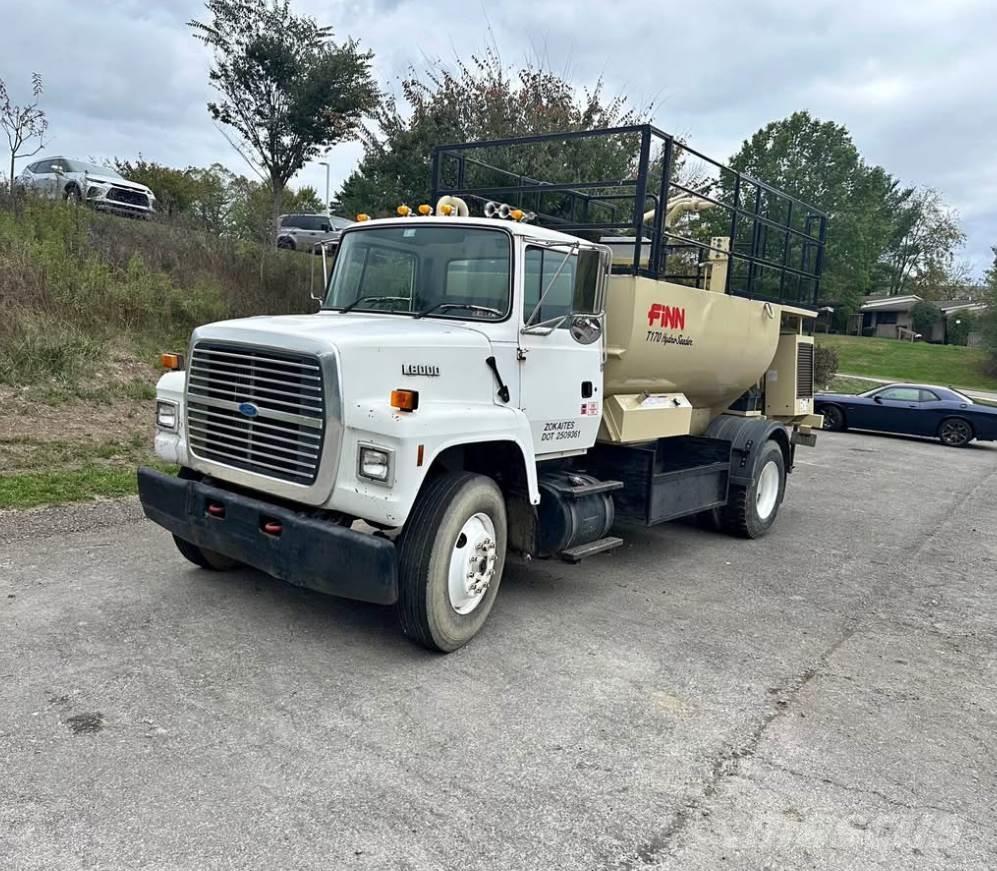 Finn T170 Receiving hoppers, blowers and elevators