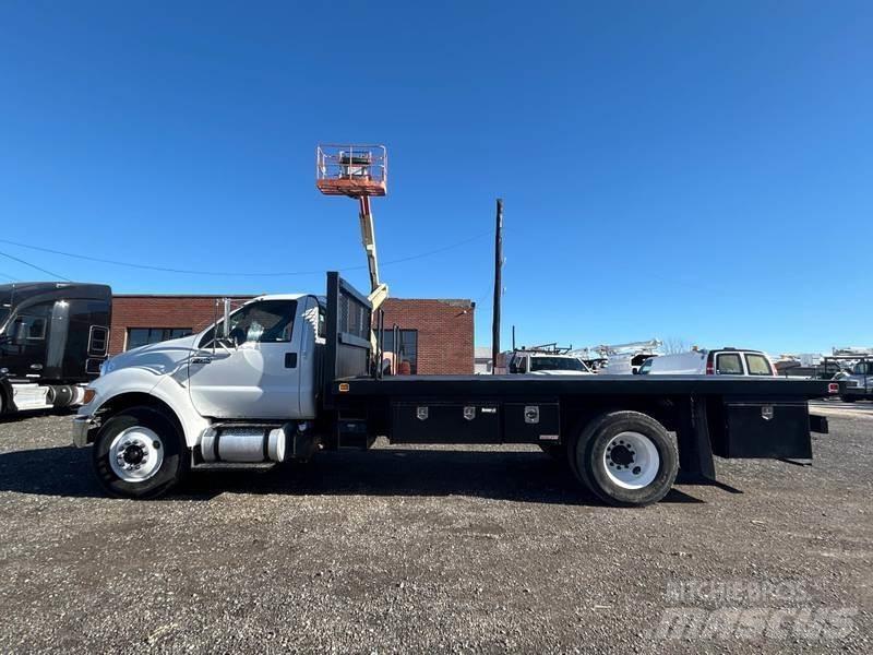 Ford F-750 Flatbed / Dropside trucks