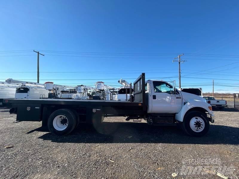 Ford F-750 Flatbed / Dropside trucks
