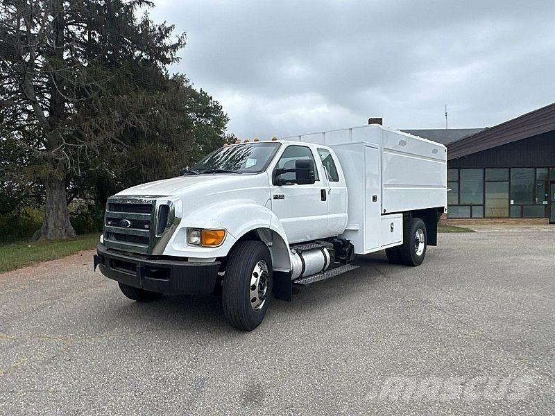 Ford F-750 Wood chip trucks