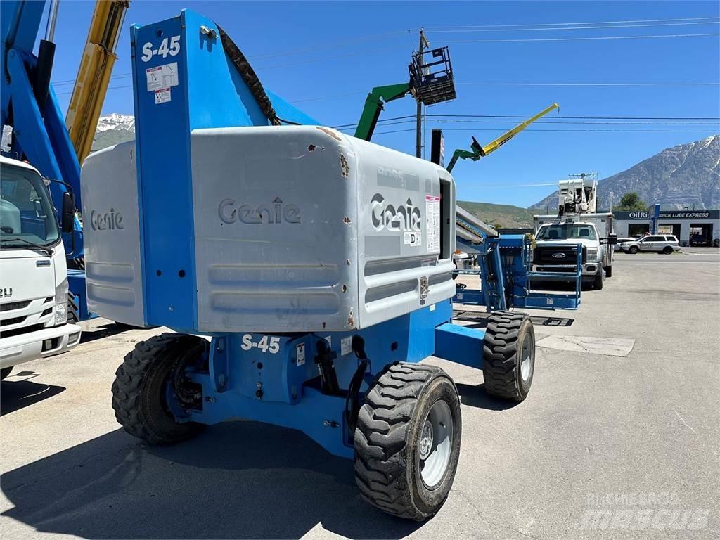 Genie S-45 Telescopic boom lifts
