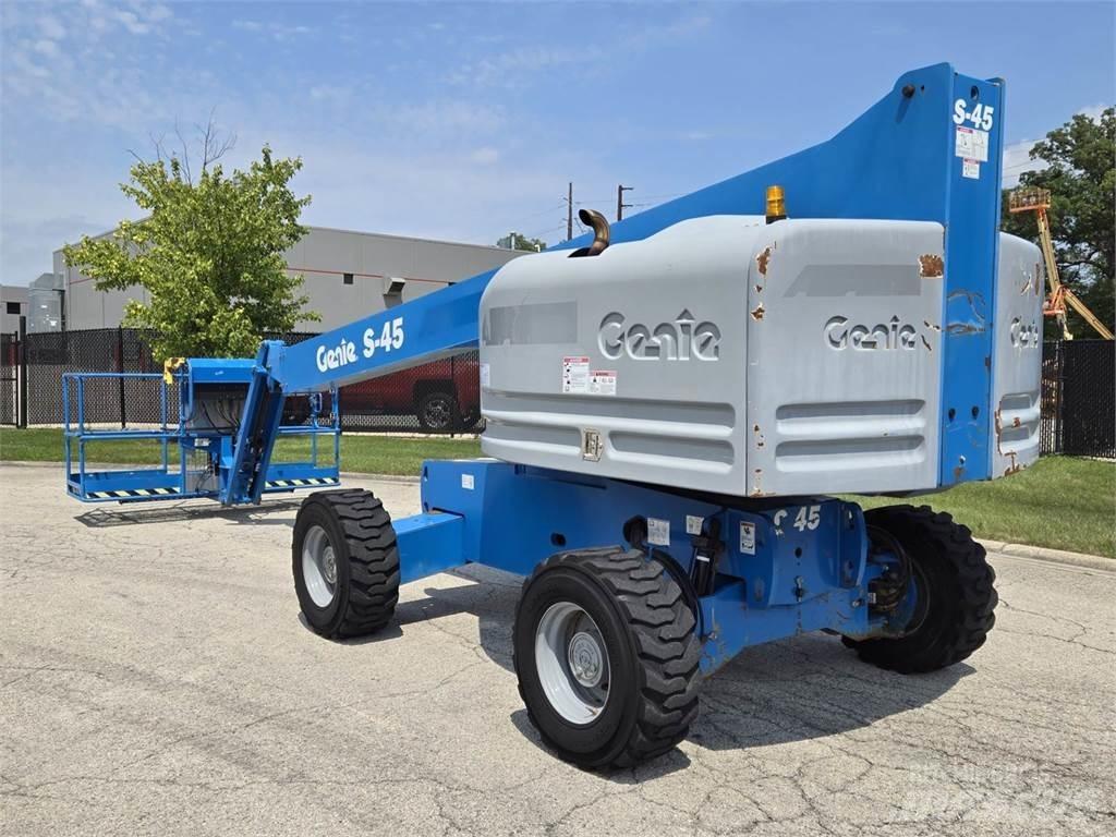Genie S-45 Telescopic boom lifts