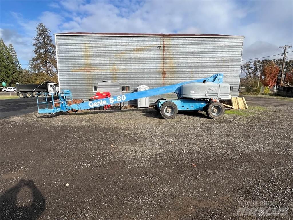 Genie S-80 Vertical mast lifts