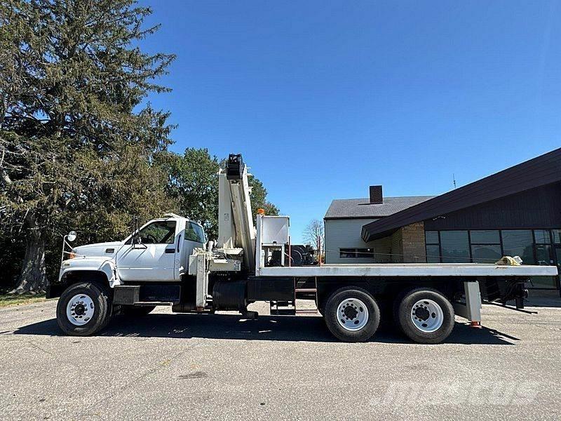 GMC C8500 Timber cranes
