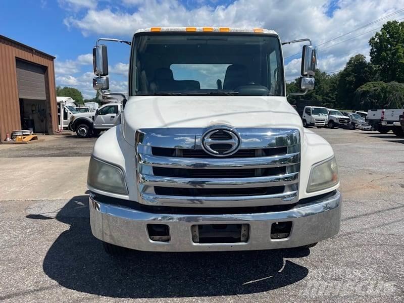 Hino 258 Vehicle transporters