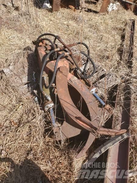 Hood 7000 Knuckleboom loaders